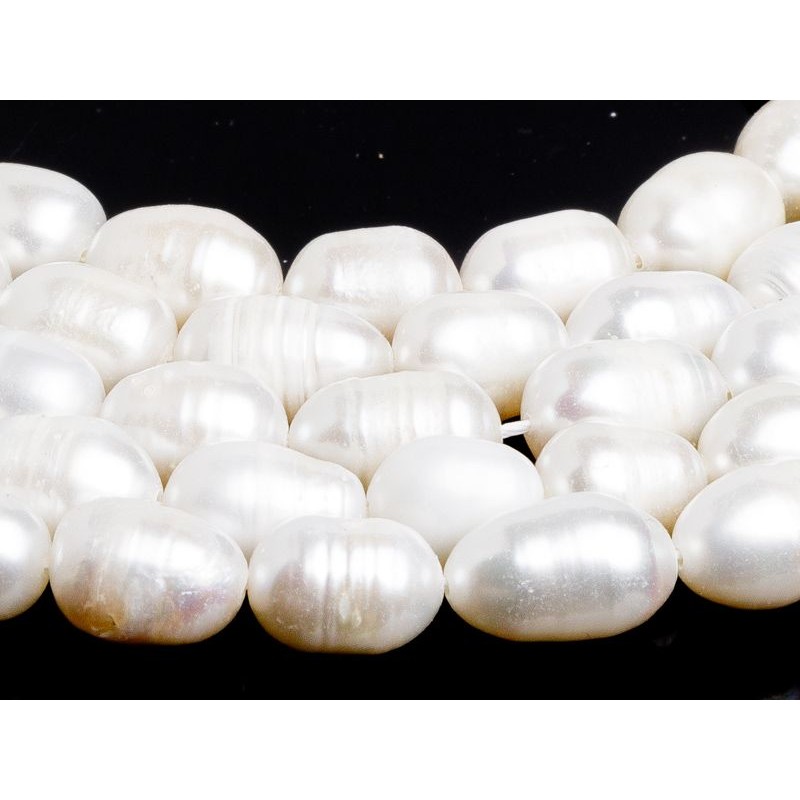 Μαργαριτάρια (Pearls) χρώμα λευκό σχήμα οβάλ 7-7.5 mm