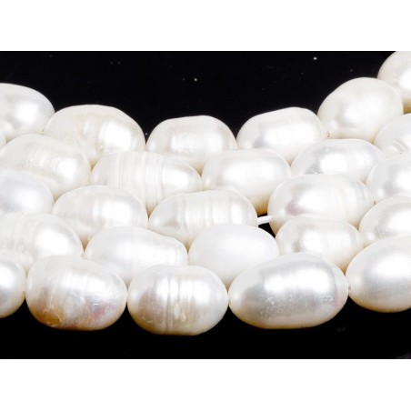 Μαργαριτάρια (Pearls) χρώμα λευκό σχήμα οβάλ 7-7.5 mm