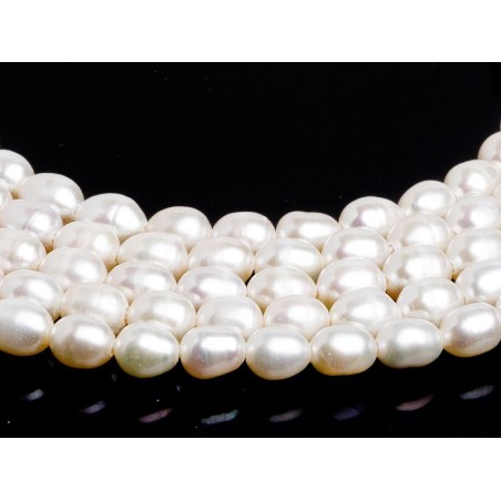 Μαργαριτάρια (Pearls) χρώμα λευκό σχήμα οβάλ 4.5x5.5 mm