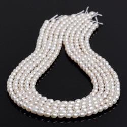 Μαργαριτάρια (Pearls) χρώμα λευκό σχήμα οβάλ 4.5x5.5 mm